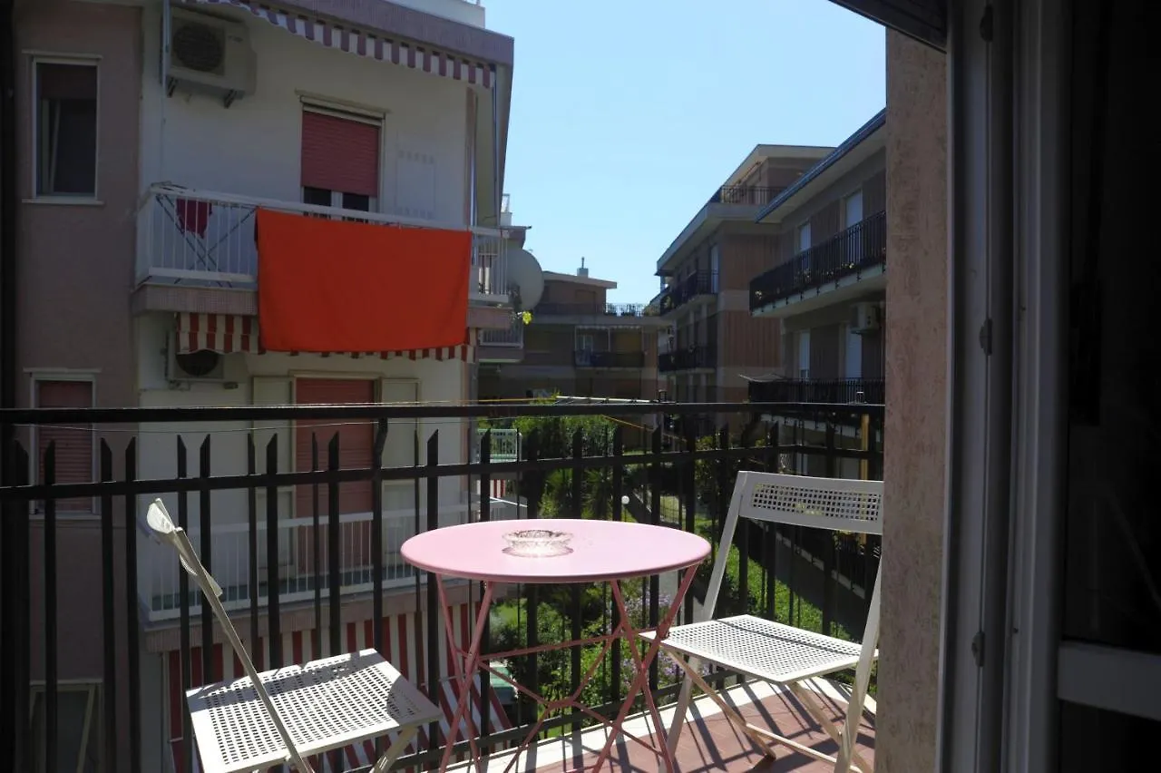 Suite Rania Alassio 0*,